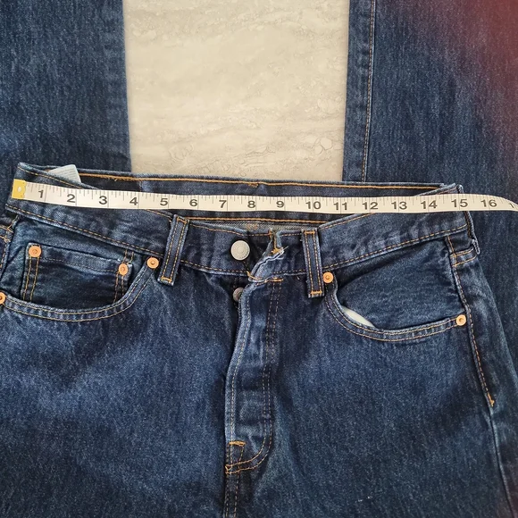 Classic Levi's 501 Men's Blue Jeans Button Fly Dark Wash 32x30 - Picture 6 of 7